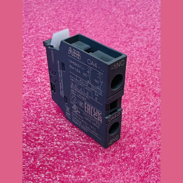 Контакт 1NC CA4-01 фронтальный для контакторов AF09-AF96 1SBN010110R1001 ABB